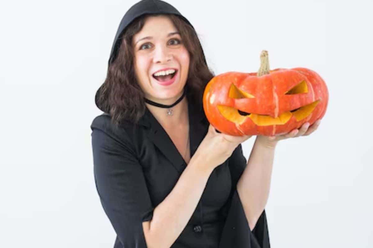 Brighten Your Smile This Halloween: Teeth Whitening Tips for a Spooktacular Look!