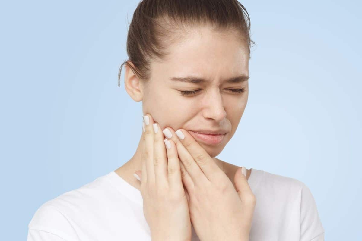 How to Manage Sensitivity After Teeth Whitening?