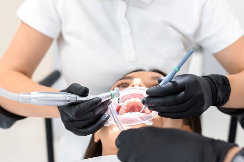 Signs To Identify That You Have Cracks In Your Dental Fillings