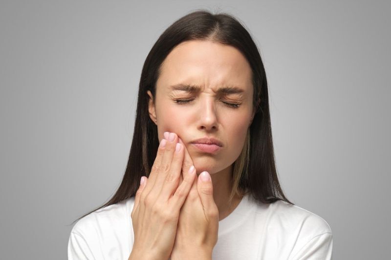 5 Common Causes of Tooth Pain When Biting Down